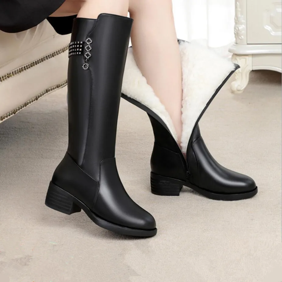 Женские зимние сапоги из натуральной кожи на высоком каблуке с подкладкой 100%