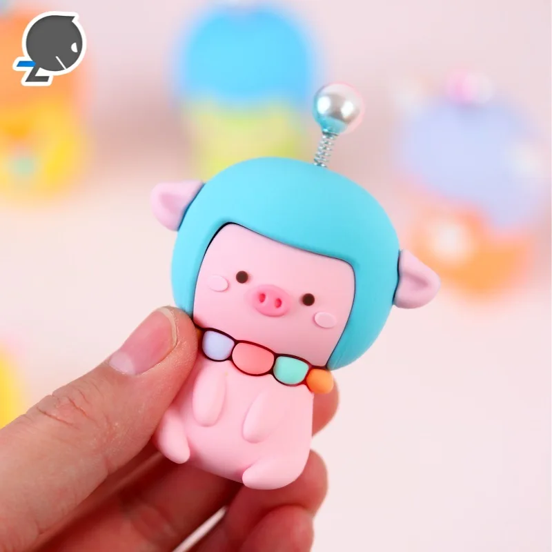 Gogo Helmet Series Surprise глухая коробка Car Home Office Desktop Decoration Hand Doll| |