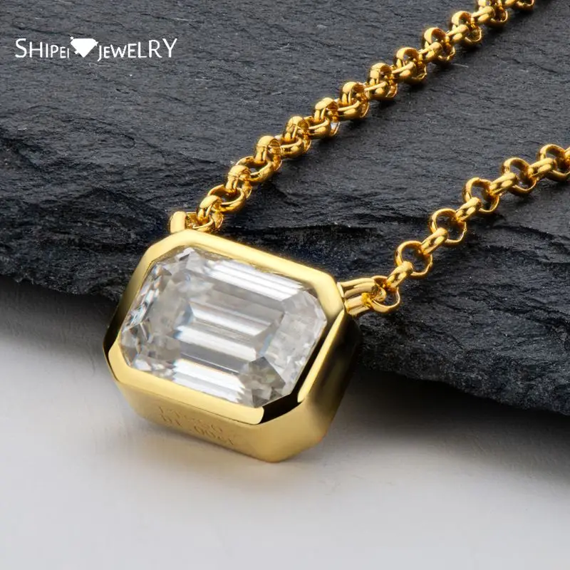 

Shipei 100% 925 Sterling Silver Emerald Cut 1CT Real Moissanite Diamonds Gemstone Anniversary Pendant Necklace Fine Jewelry Gift