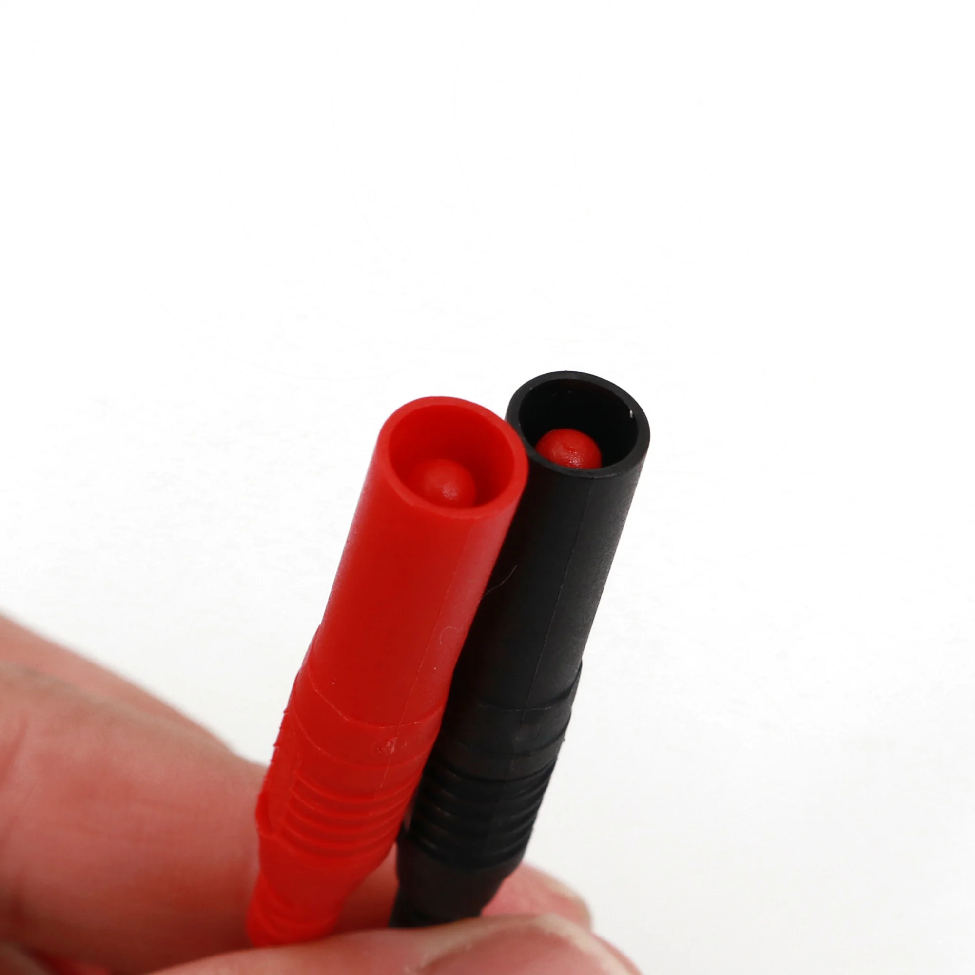 1 пара красный и черный силиконовый изолированный Безопасный 4 мм Мужской правый