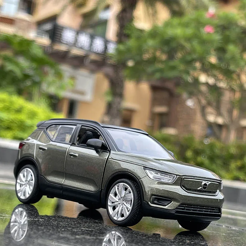 2021 Новинка 1:32 внедорожник из сплава VOLVO XC40 литая модель игрушечных автомобилей со светильник кой автомобиль с откидывающейся спинкой игрушки для детей