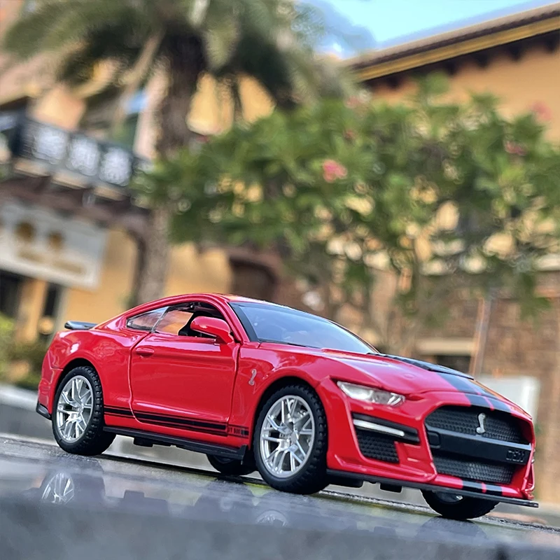 Модель автомобиля Ford Mustang Shelby GT500 1:32 Литые и игрушечные автомобили модель со