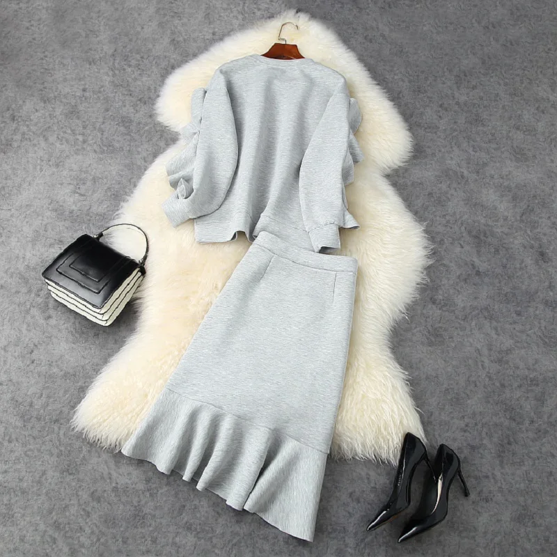 

2020 two piece dress suit waist closing Ruffle casual sweater suit winter suit warm women's suit Asymmetric Casual skirt set