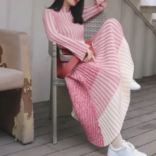 Женское длинное трикотажное платье свитер розовое или Зеленое Длинное Платье с