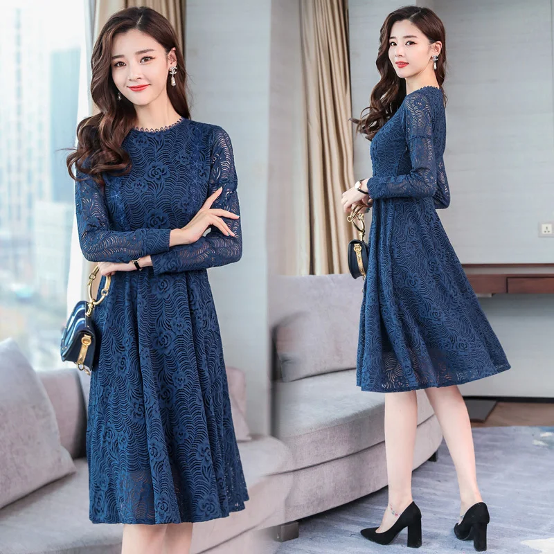 Элегантное кружевное платье весеннее винтажное красное с цветочной вышивкой