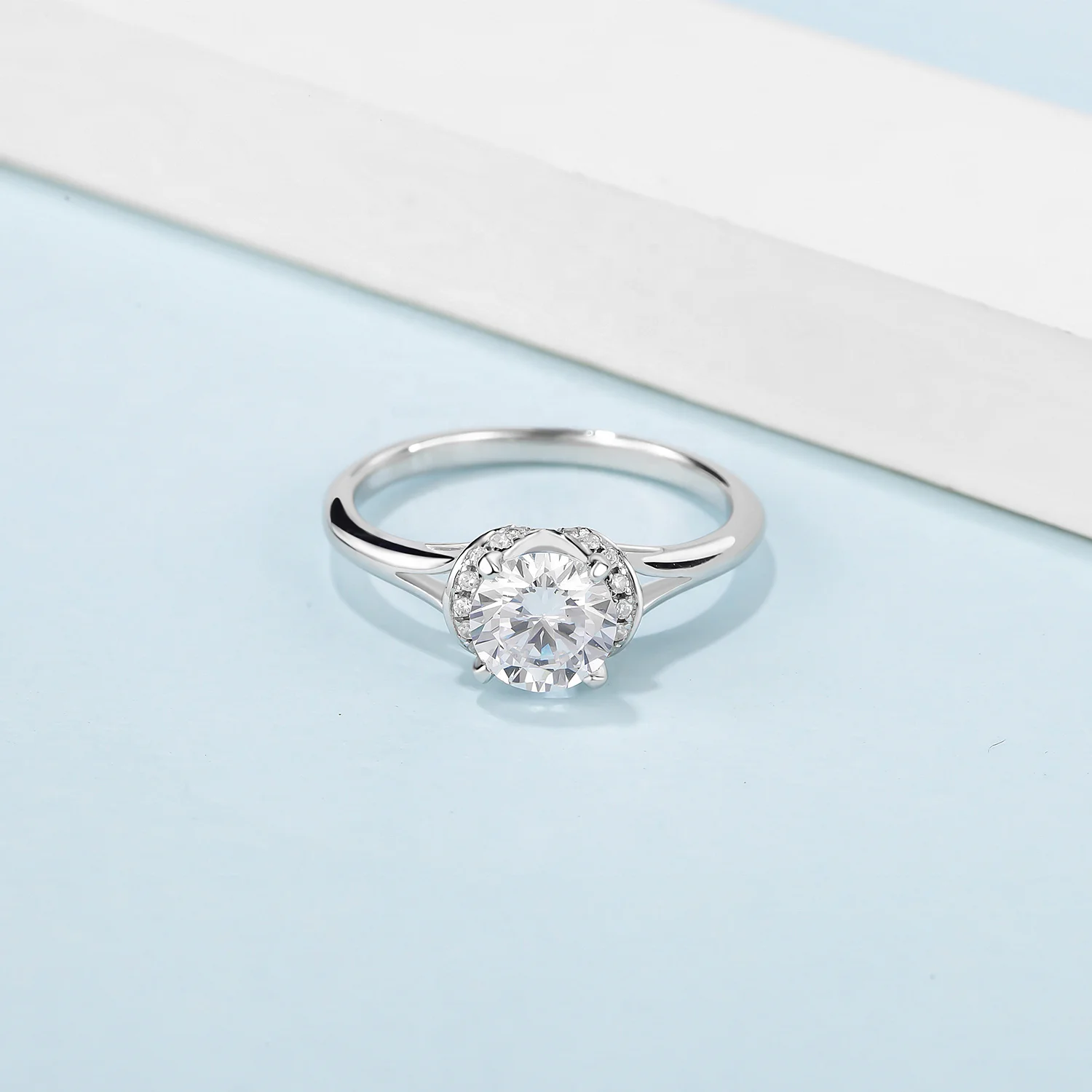 Женское кольцо из серебра 925 пробы с муассанитом | Украшения и аксессуары