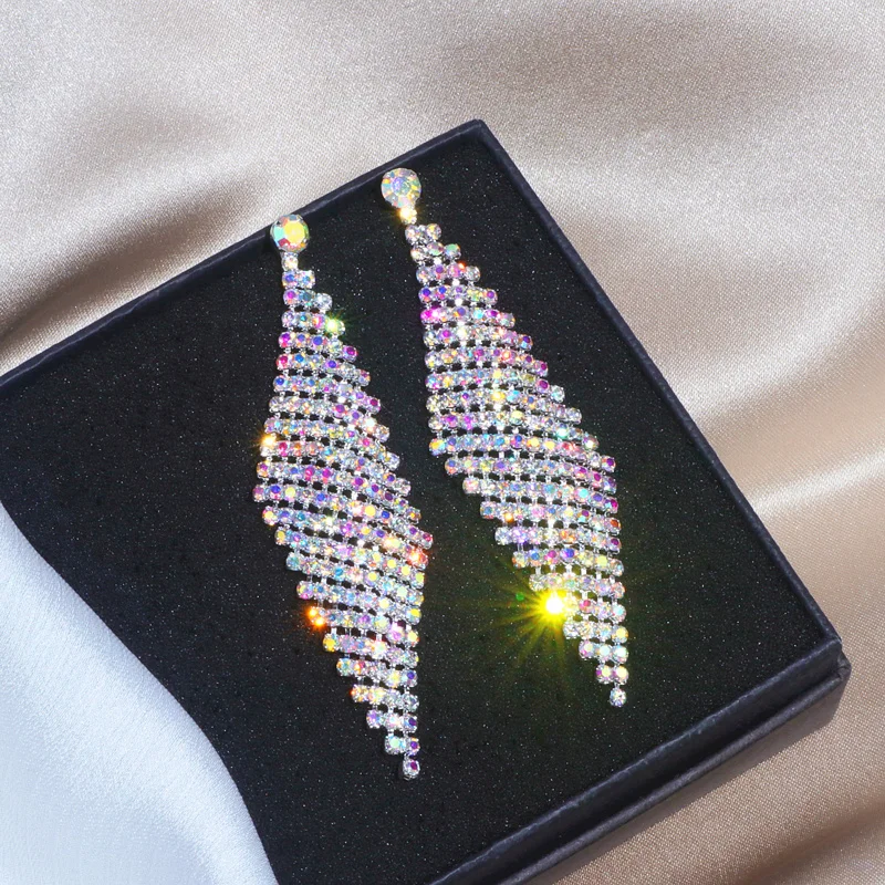 Длинные серьги-подвески с блестящими разноцветными кристаллами для женщин