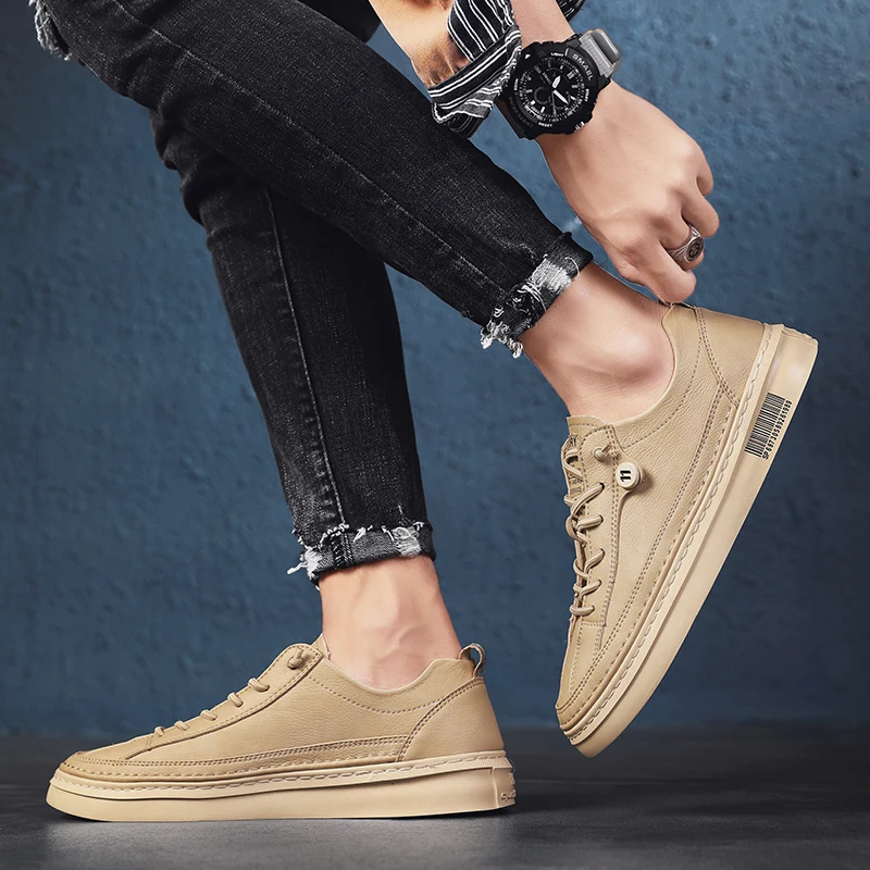 

Men's casual flat shoes fashion designer leather lazy driving shoes high quality gentleman new shoes 2021 outdoor lightweight