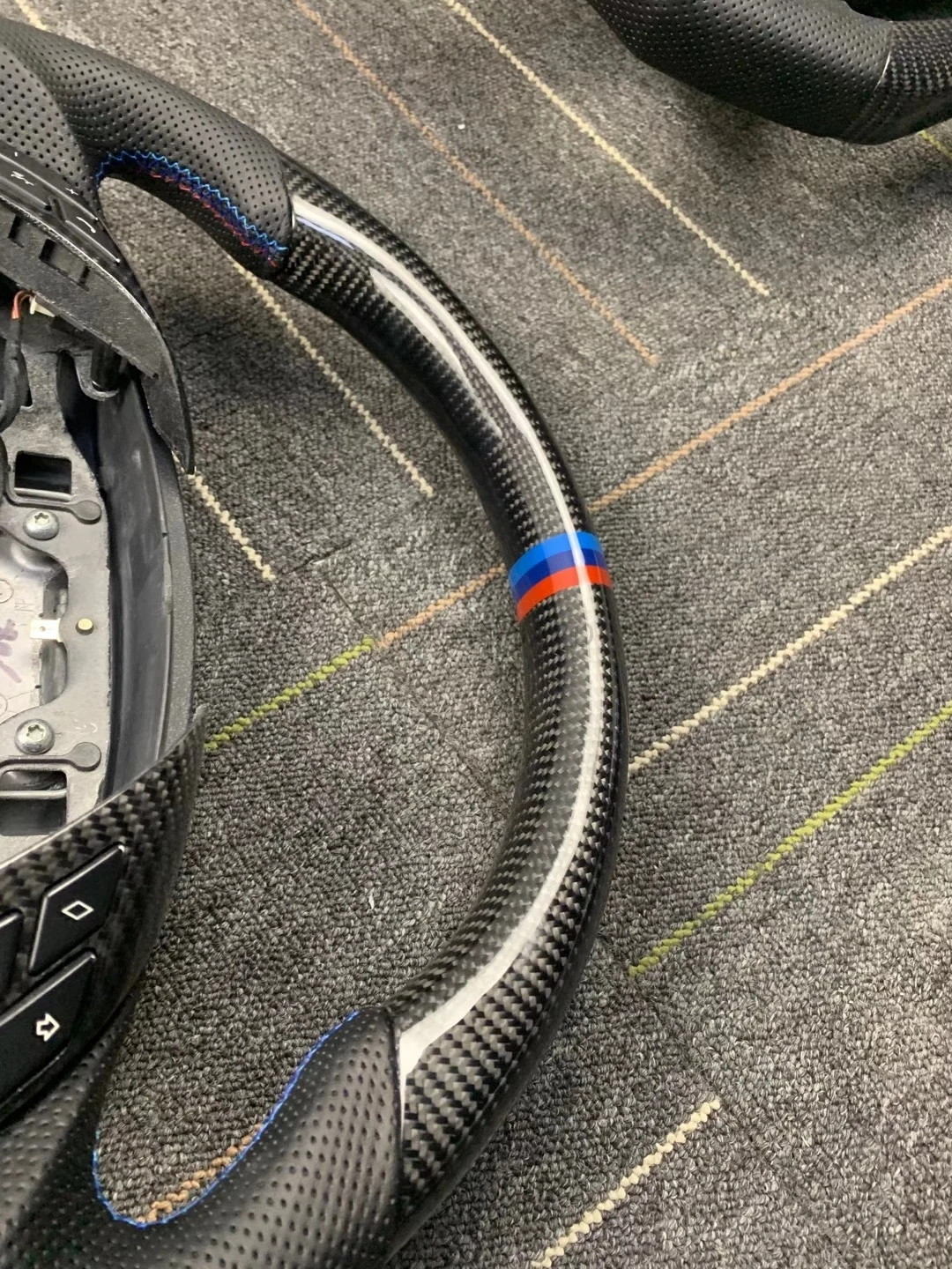 Высококачественное Сменное рулевое колесо из углеродного волокна для BMW E60 E61 5