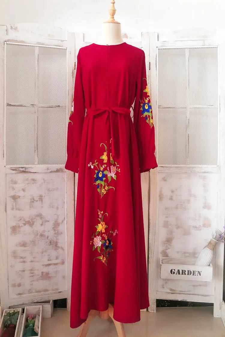 Традиционное мусульманское платье с поясом и цветочной вышивкой|Мусульманская