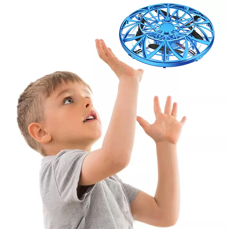 Детские игрушки жестовая индукция летающая тарелка четыре оси индукционный