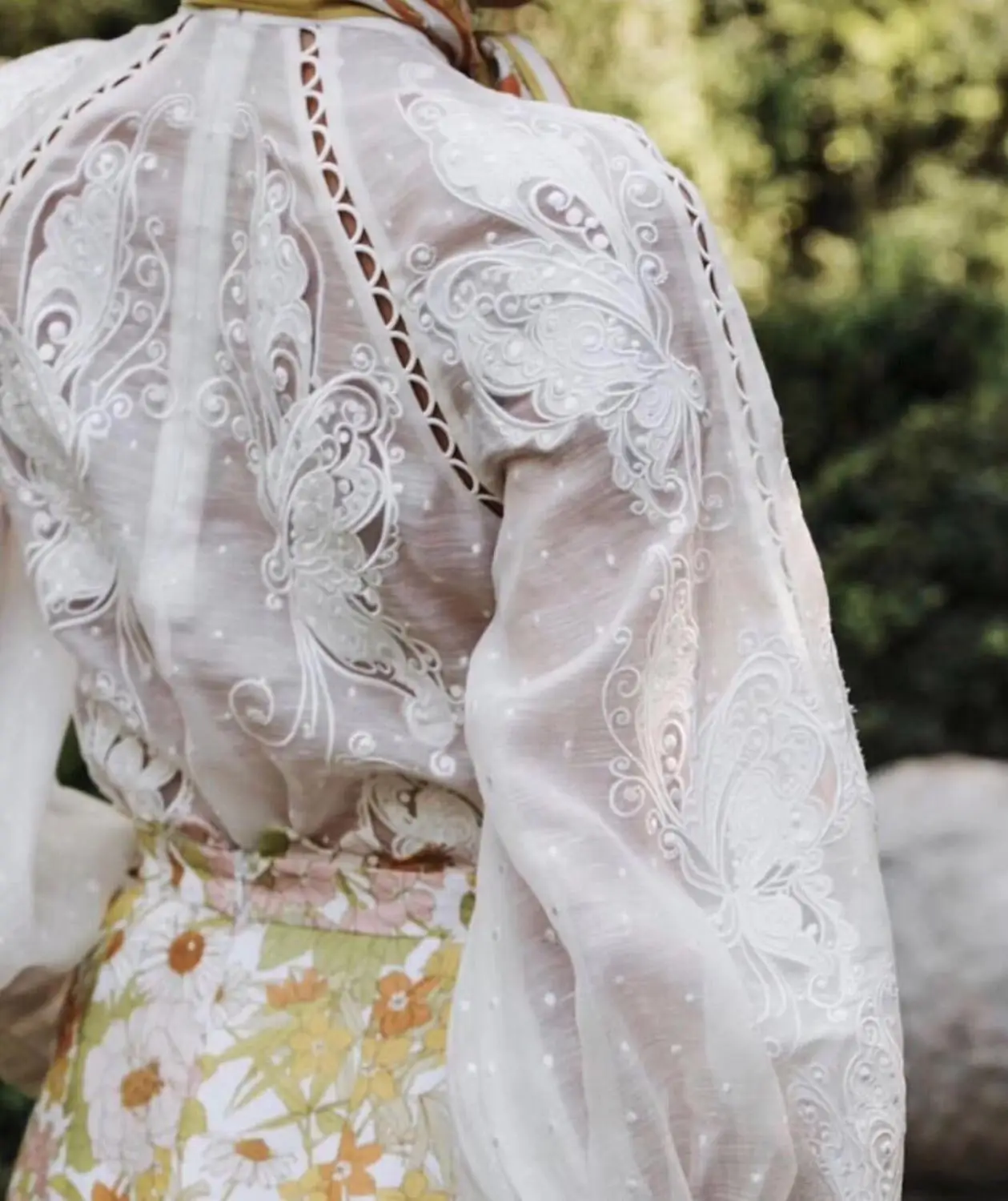 Осень 2019 Новое поступление открытая белая кружевная женская блузка с буфами на