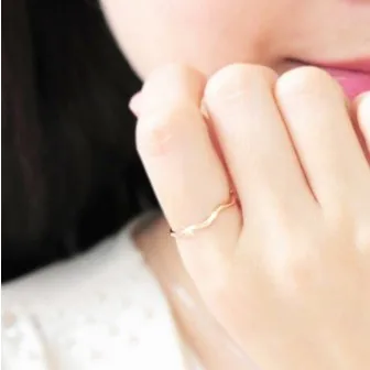 Женские волнистые кольца металлические геометрические круглые с индексом