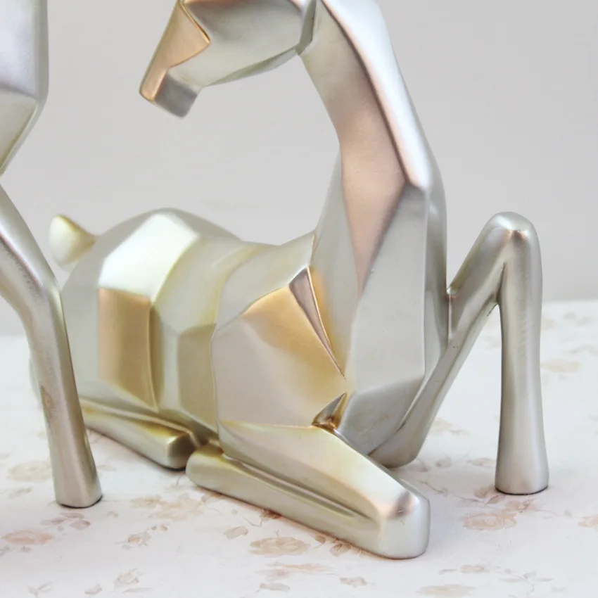 

HOME FURNISHING EUROPEAN WINE ROOM DECORATION CRAFTS DEER SCULPTURE MODERN MINIMALIST WEDDING GIFT HOME DECOR ORNAMENTS