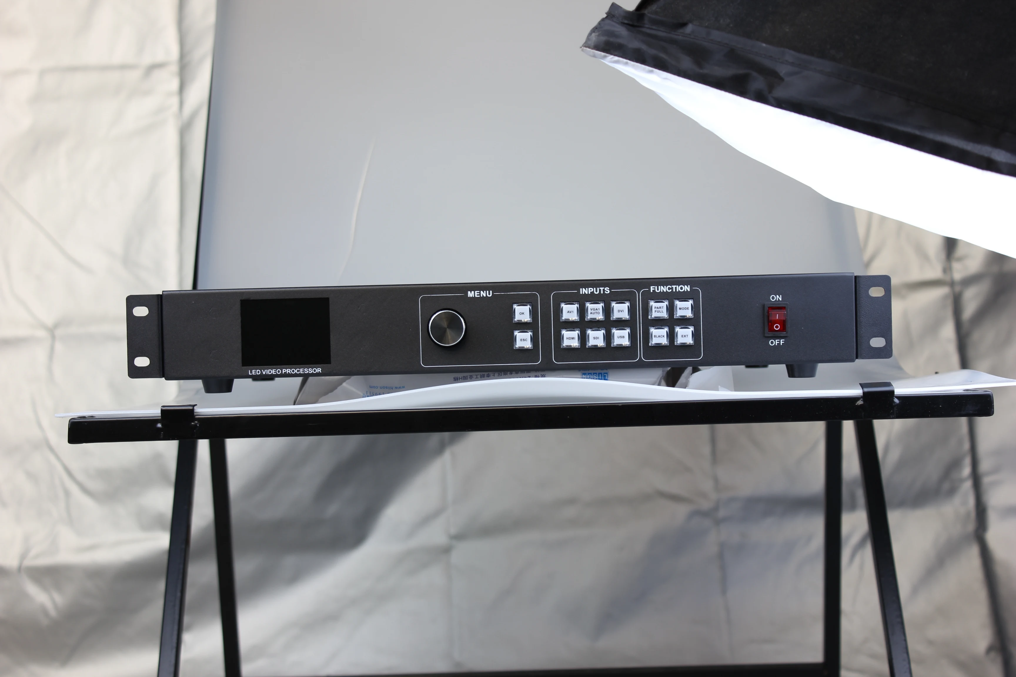 [Низкая цена] светодиодный дисплей цена видеопроцессора MVP300 поддержка colorlight s2