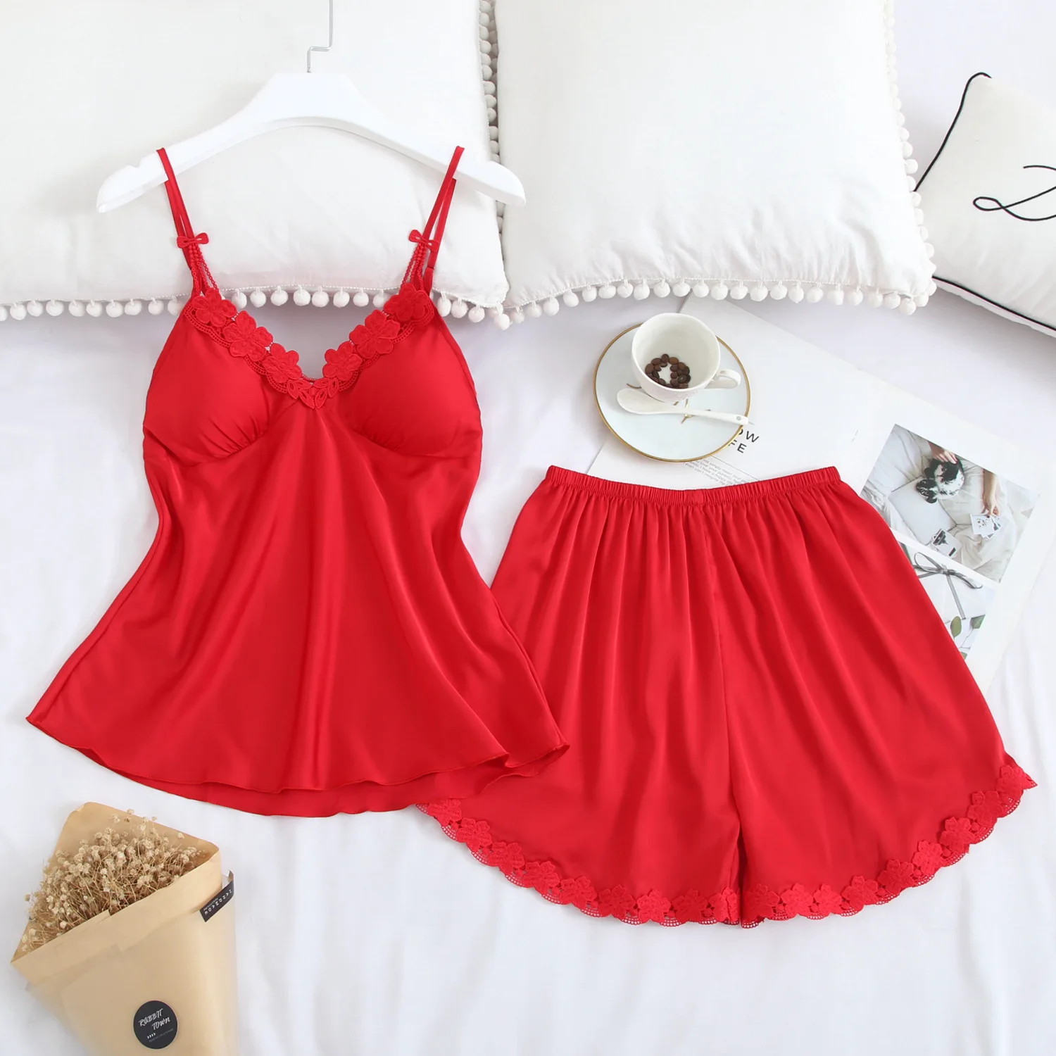 

Summer Sexy Women Pajamas Viscose Fiber with Chest Pad Hot V-neck Shirt Shorts Suit Sexy Leisure Tops Thin