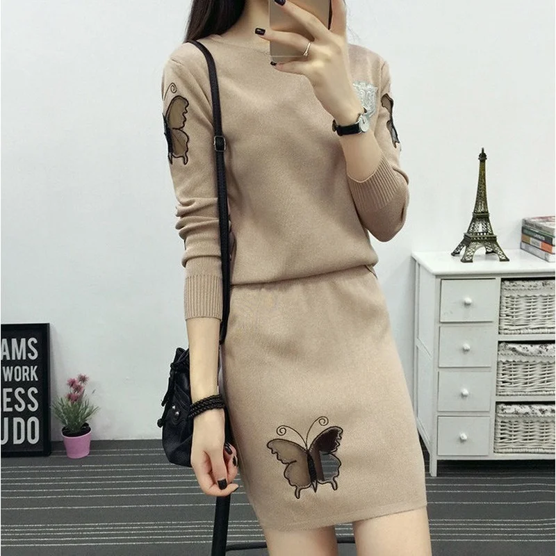 

Женский комплект из двух предметов, трикотажный топ с круглым вырезом и длинным рукавом и мини-юбка, Осень-зима Y507