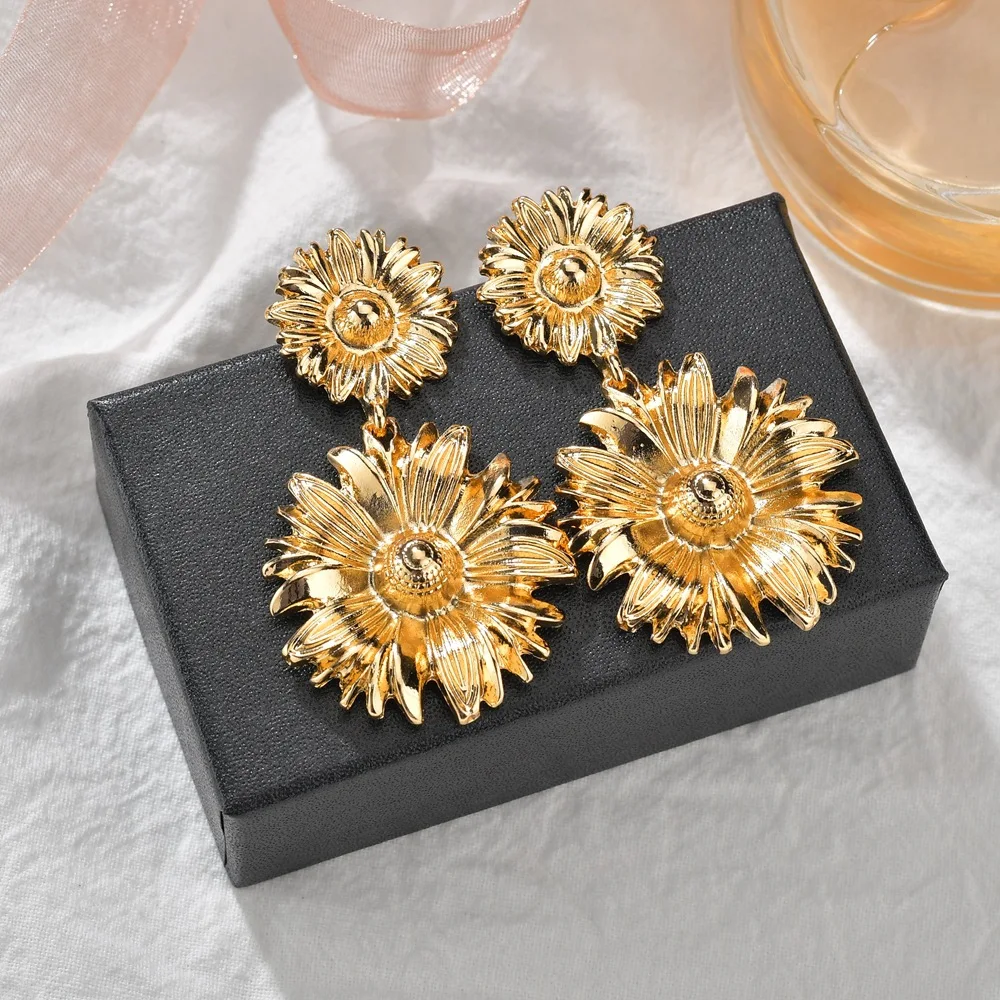 New Fashion Daisy Sun Flower Earrings For Women Wedding Vintage Metal Flower Gold Color Punk Statement Earrings Jewelry images - 6