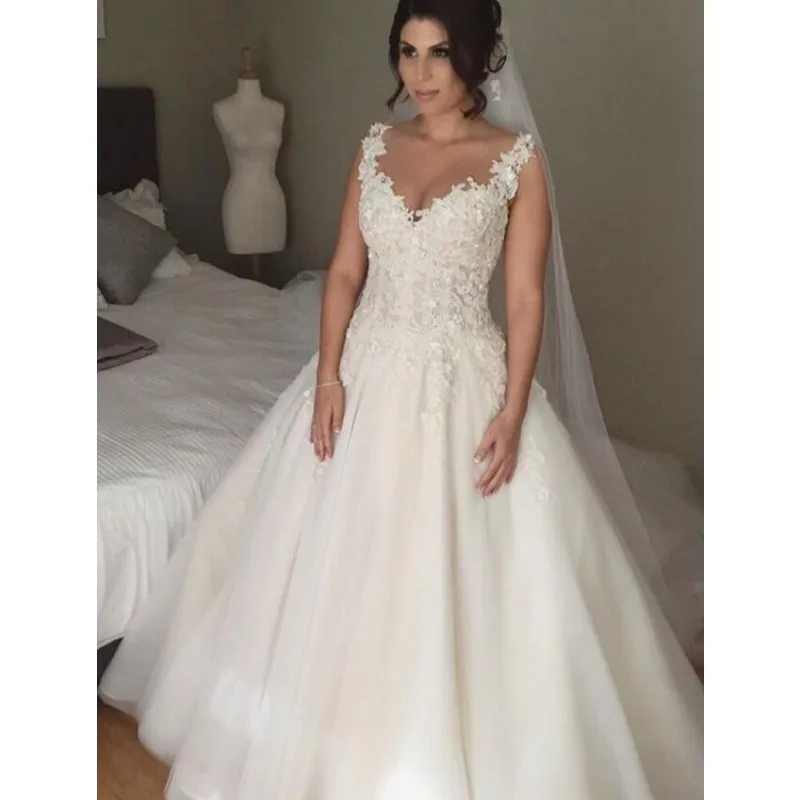 

Lace Appliques Elegant Sweetheart Covered Button Back Bridal Gown Vestido De Noiva 2018 sexy v-neck mother of the bride dresses
