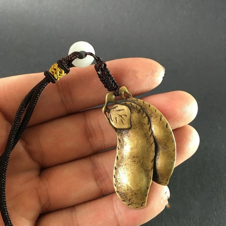 

Chinese Copper Carved Pure Copper Pea Pod Beans Beautifully Pendant Key Chain