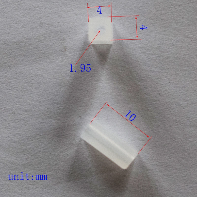Пластиковая колонка 4x4x10 мм, 30 шт.