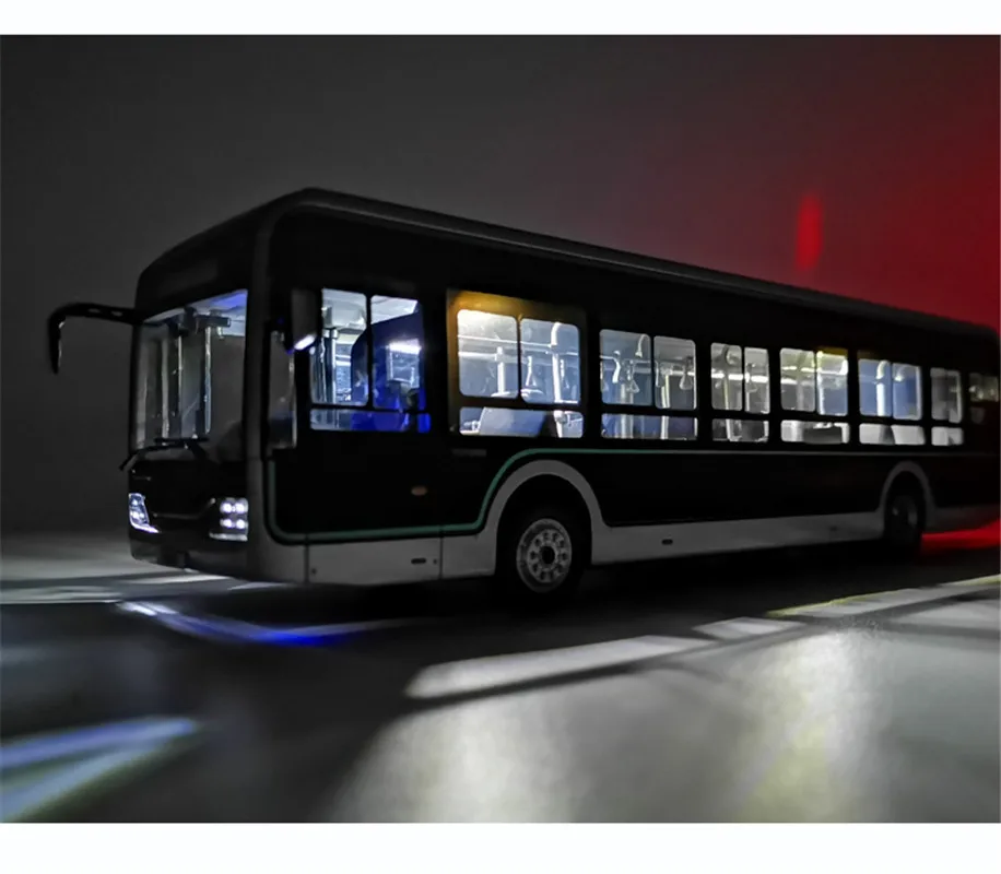 

1:42 YuTong U12 City Bus Light Diecast Model Bus Car Toys Boys Girls Gift Collection For Display Ornaments