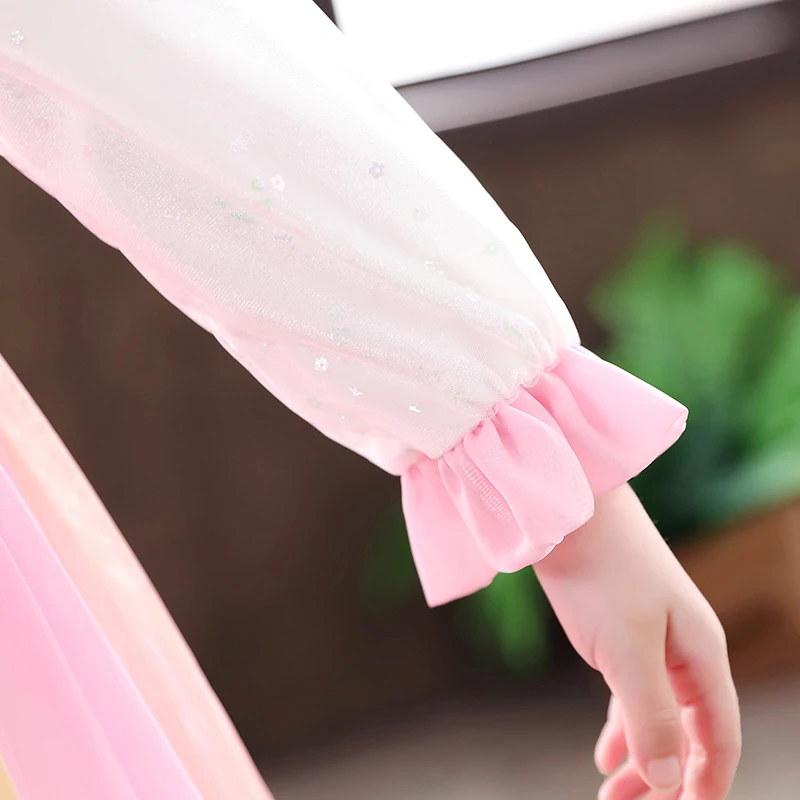 Детское платье с радужным единорогом и вышивкой длиной до колена |