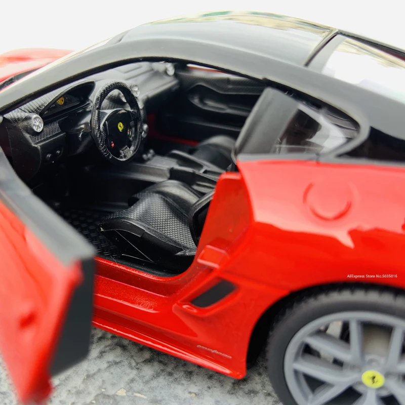 Модель автомобиля Bburago Ferrari 599GTO из сплава 1:24 | Игрушки и хобби