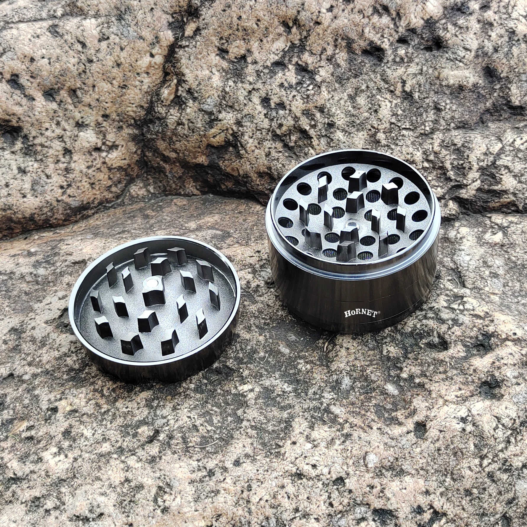 Курительная шлифовальная машина HORNET из цинкового сплава 63 мм 4 шт. металлическая