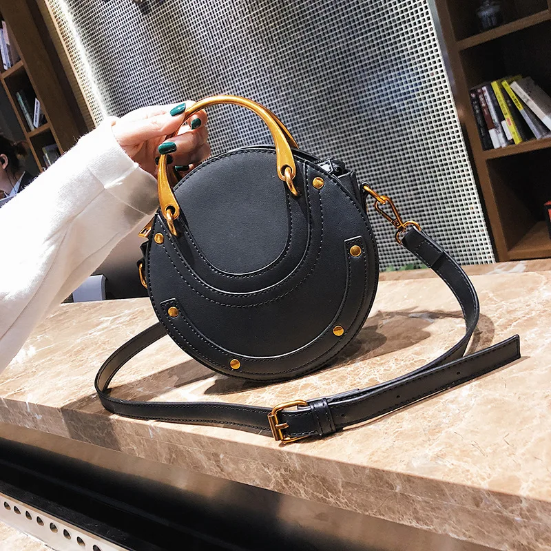 

Scrub Pu Leather Round Crossbody Bags For Women 2020 Designer Travel Handbags Rivet Fashion Shoulder Bag Female Messenger Bags