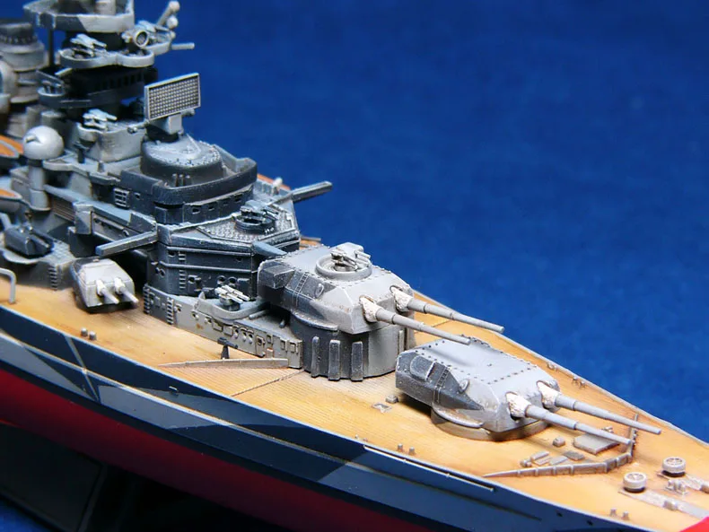 Немецкий линкор Tirpitz 1944 Военная Модель Коллекция Бесплатная доставка 1: 700 Масштаб