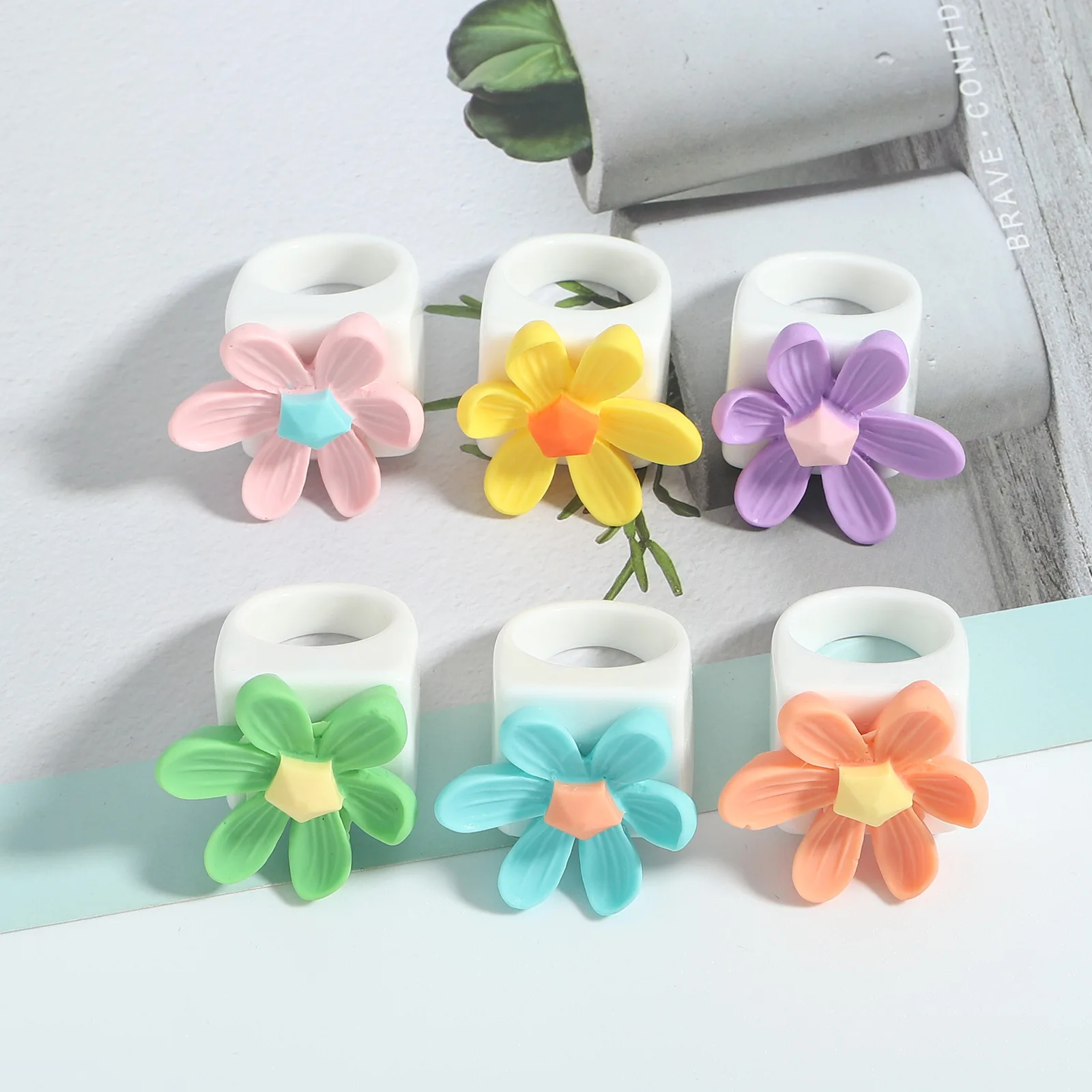 

New Fashion Colorful Pentagon Flower Geometric Square Resin Acrylic Chunky Finger Large Rings For Women Girls Holiday Jewelry