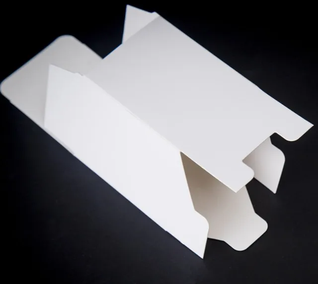 коробочки для упаковки. бумажные коробки. коробочки для подарков картон. картонные коробки белые. коробочки картонные для упаковки.