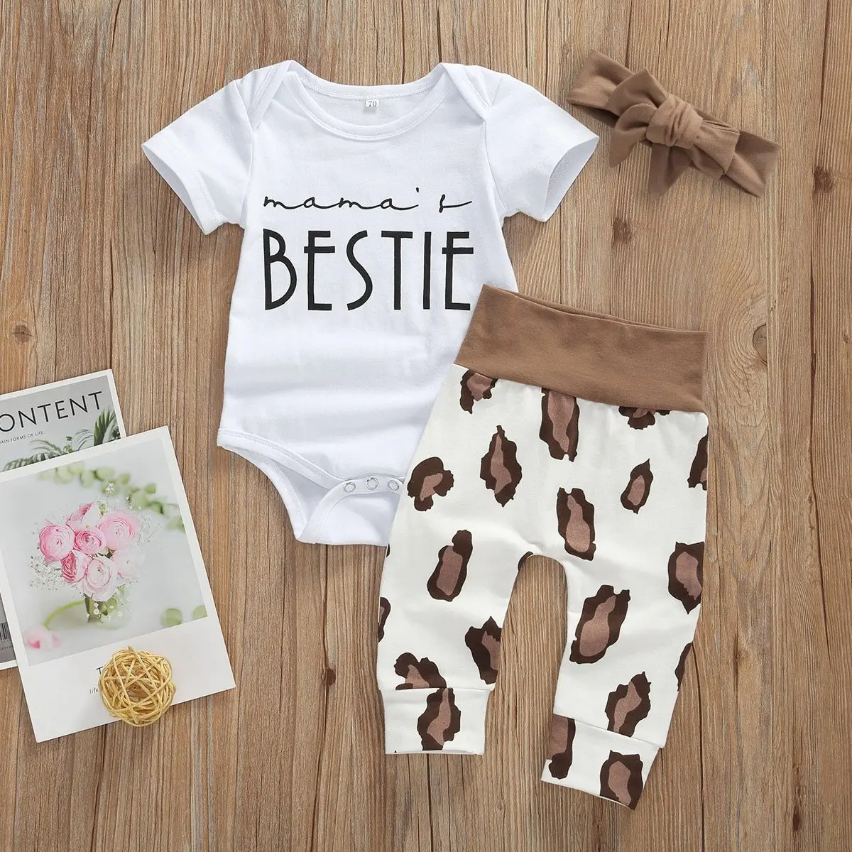 

Новый детский Леопардовый Костюм из трех предметов, модный топ с коротким рукавом, эластичный пояс, брюки с бантом