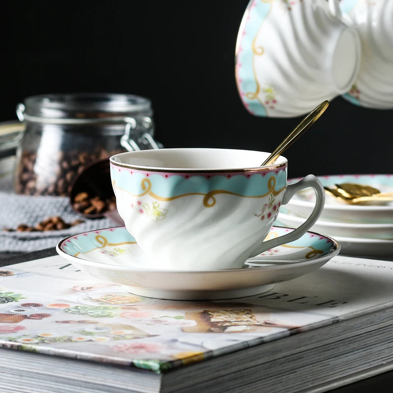 Набор чашек и тарелок из костяного фарфора роскошные Винтажные белые