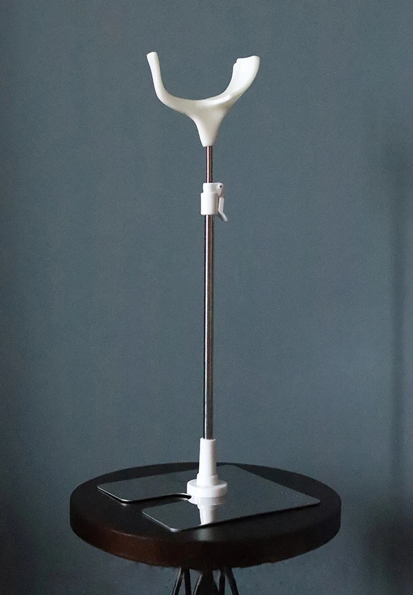 

BJD doll accessories are suitable for 1/3 Uncle size self-supporting tools to take photos of the auxiliary standing stand access