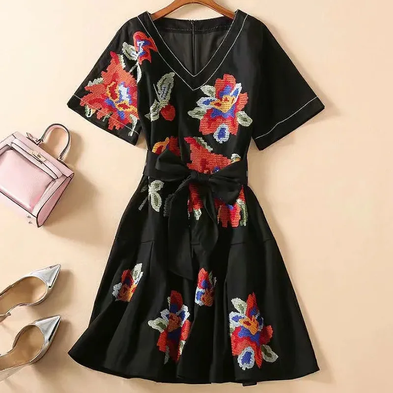 

2021 Long Dress Spring Summer Dress V Neck Embroidery Short Sleeve Black Mesh Fashion Womens Clothes