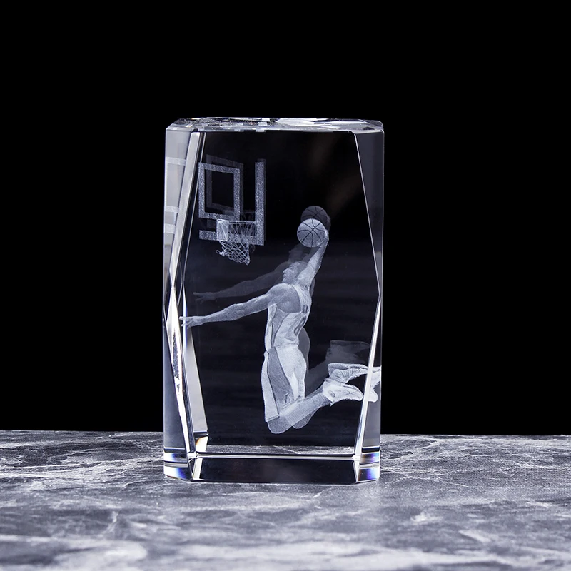 Фото Мамба никогда не выходит Кристалл 3D Коби Брайант фигурки статуя лазерная гравировка куб бойфрид день рождения памятные подарки №2