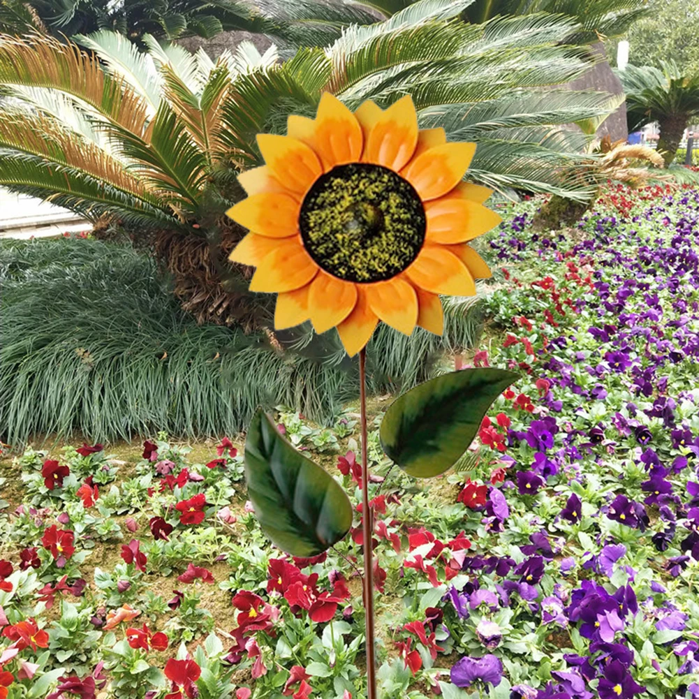 

Metal Wrought Iron Stake Sun Flower Windmill Outdoor Garden Courtyard Villa Lawn Rotating Sunflower Wind Spinner Decorative Hand
