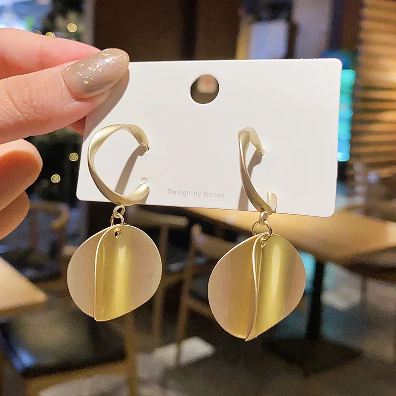 

Vintage Geometric Drop Earrings for Women Fashion Metal Gold Plated Circle Round Pendant Earrings Girls Wedding Jewelry Gift New