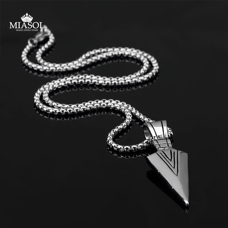 

Steel Pointed Necklace Men's Pendant Chain Cool Trend Cupid Arrow Jewelry Adventure Robin Hood Decoration New Party Accessories