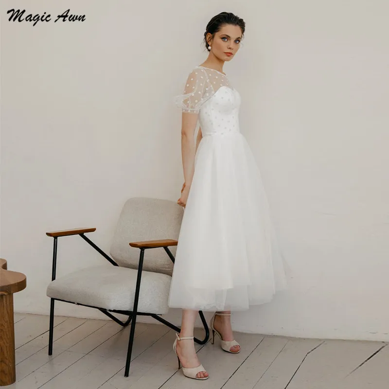 

Magic Awn Tea-Length Polka Dots Tulle Boho Wedding Dresses Short Puffy Sleeves Illusion Simple Beach A-Line Bridal Gowns Vestido