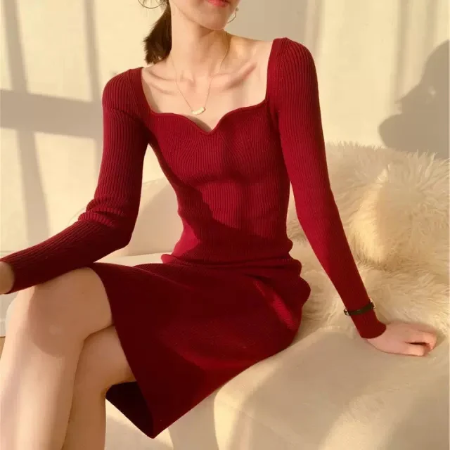 Женское трикотажное платье-свитер с квадратным вырезом | Женская одежда