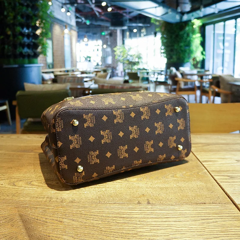 

2020 New Fashion Women Reduced Underarm Bag Split Leather Vintage High Volume Single Shoulder Messenger Bag Designer Bags Cc