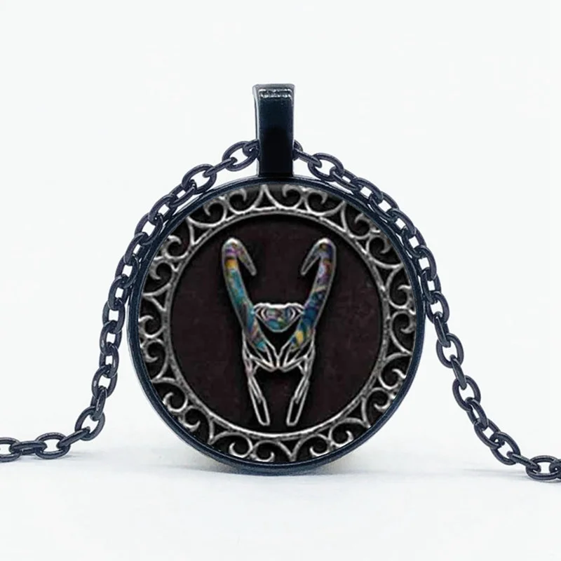 Цепочка с подвеской в виде шлема кристаллами|Ожерелья подвеской| |