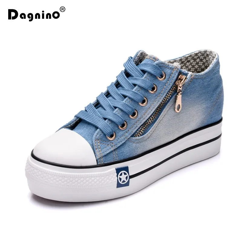 Модные кроссовки Женская джинсовая повседневная обувь визуально увеличивающая