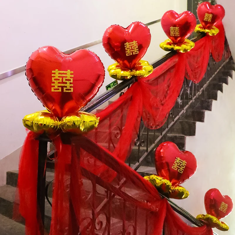 

Wedding staircase handrail arrangement gauze balloon package