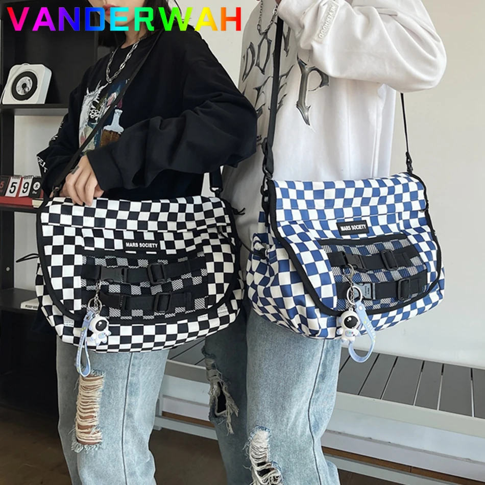 

Модные клетчатые сумки для женщин и мужчин, водонепроницаемые нейлоновые школьные сумки для девочек, модные вместительные сумки-мессендже...