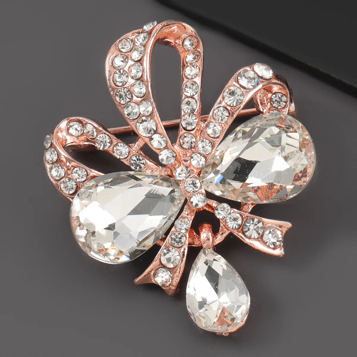 

Luxury Female Crystal Flower Brooch Dainty Rose Gold Color Jewelry Brooch For Women Cute Rainbow Zircon Pin Dress Coat Accessory