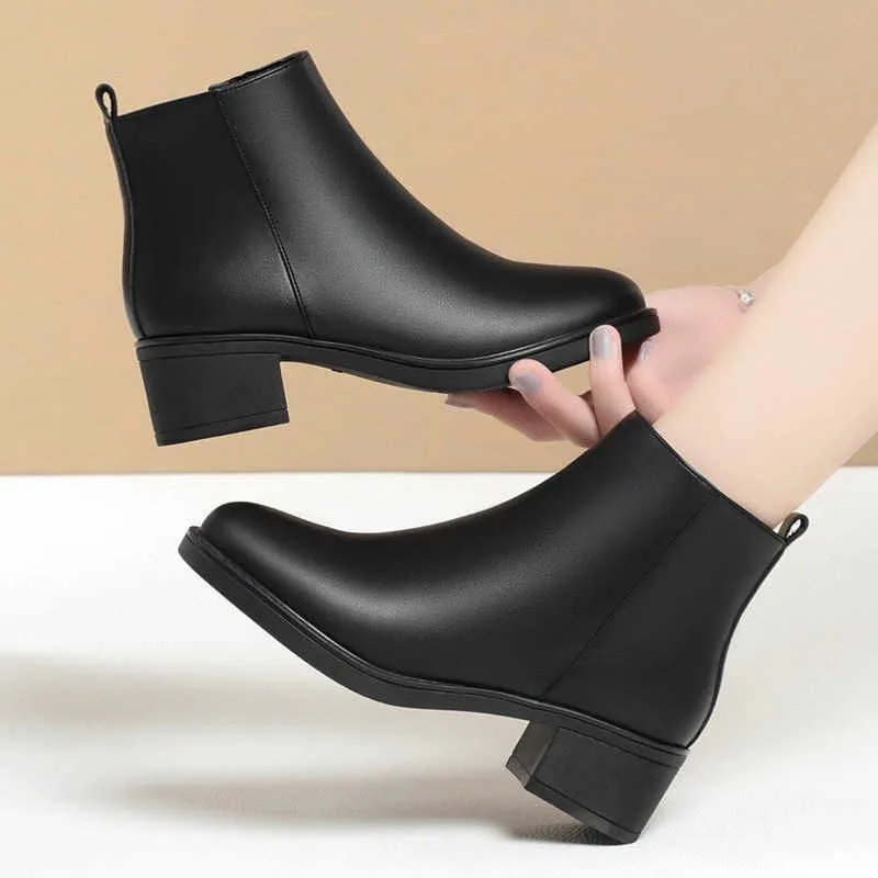 2021 new hot style fashion women's boots round toe thick-soled PU leather waterproof women's Martin boots 35-40